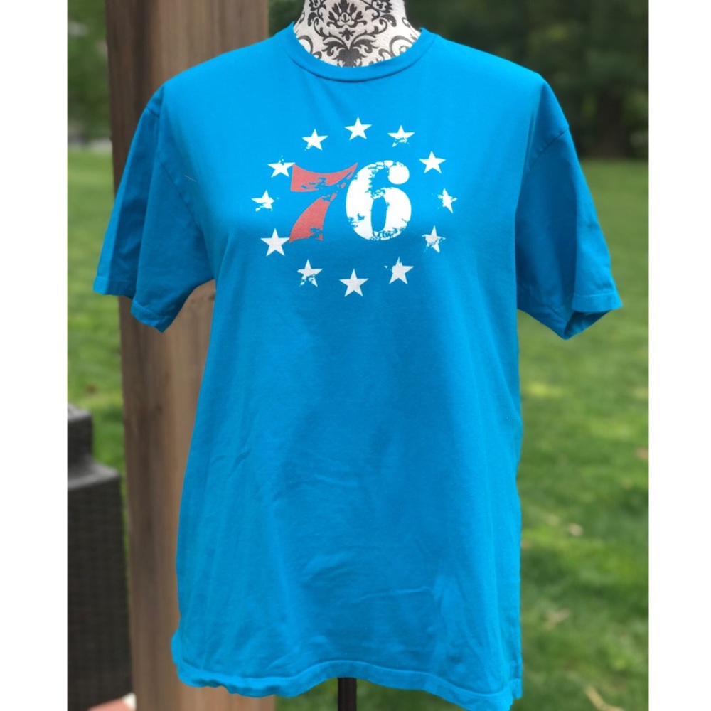 Tee Public 76ers Tee